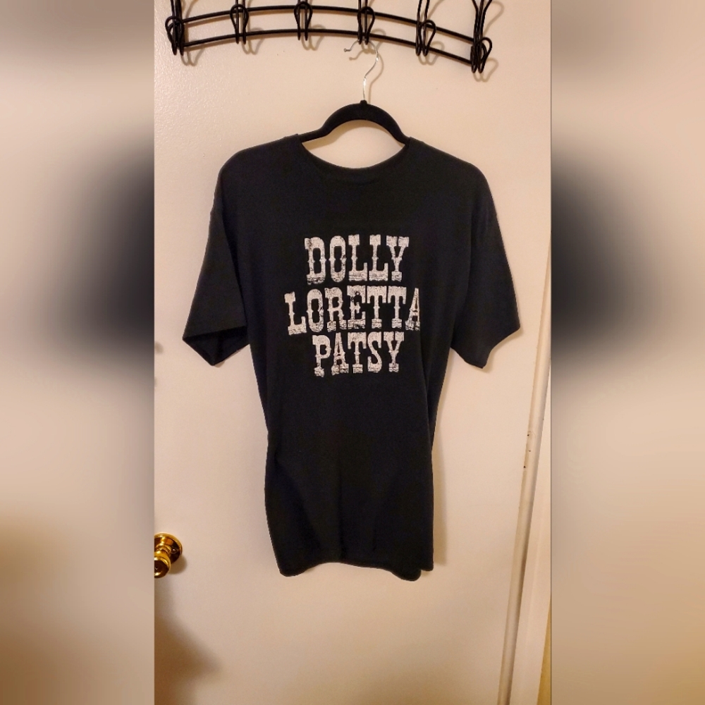 Ladies country music tee size L